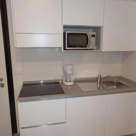 Fresh And Contemporary In Apartment Bibione
